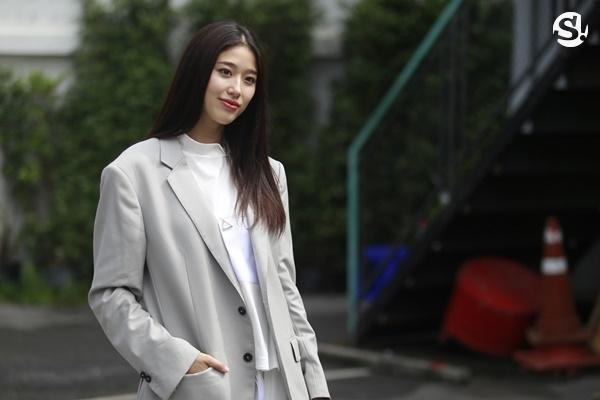 แก้ว จริญญา