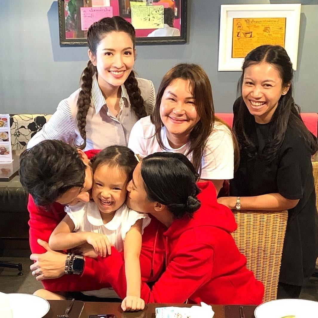 จุ๋ย วรัทยา