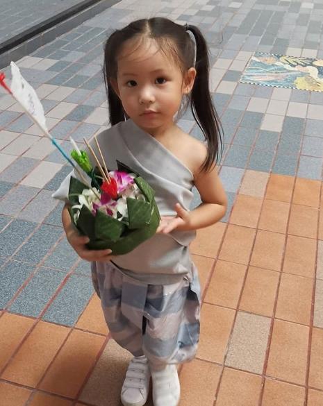 น้องริชา ลูกแม่แอน พ่อภูริ