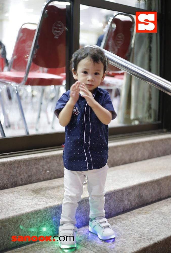 บรรยากาศงานศพแม่ของ ชาคริต แย้มนาม