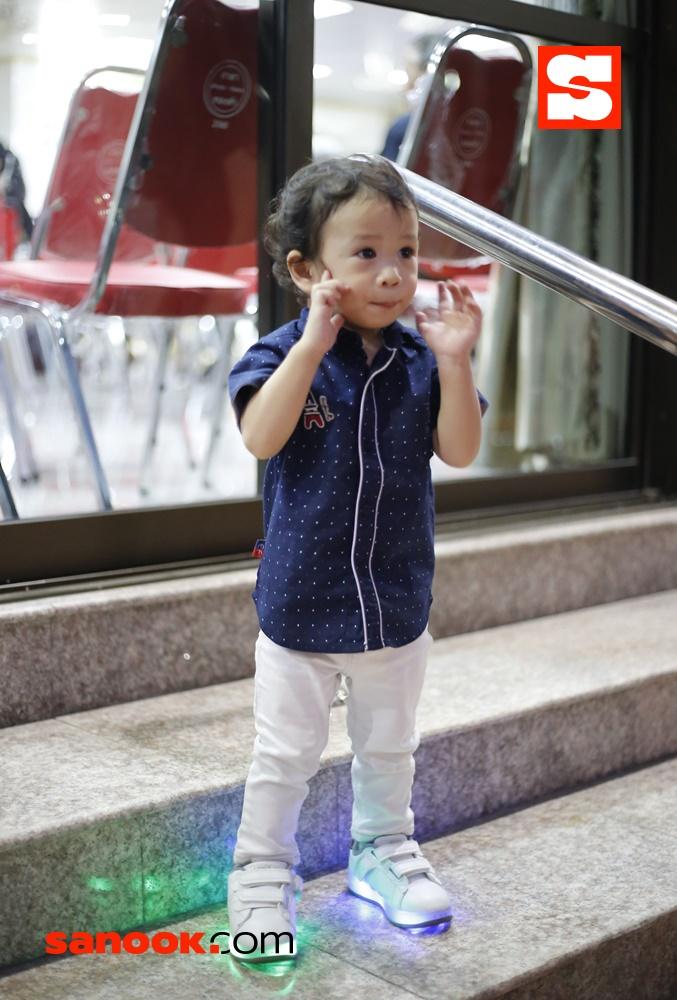 บรรยากาศงานศพแม่ของ ชาคริต แย้มนาม