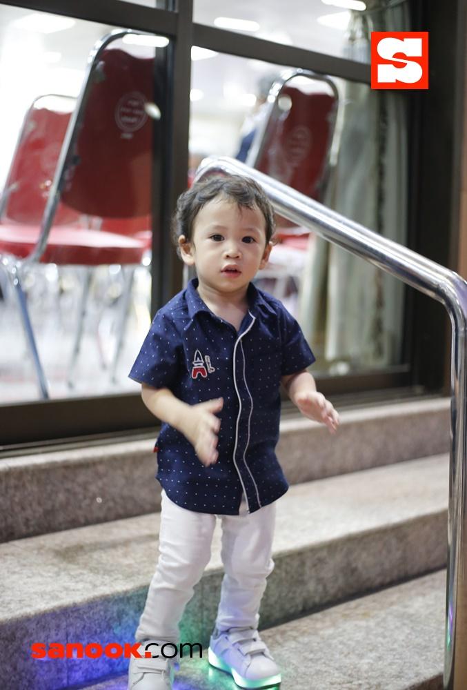 บรรยากาศงานศพแม่ของ ชาคริต แย้มนาม