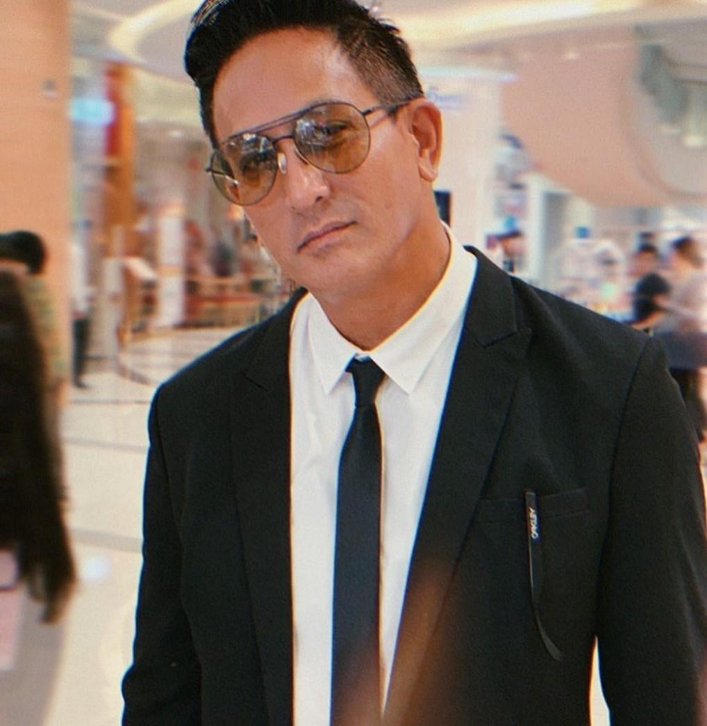 พีท ทองเจือ