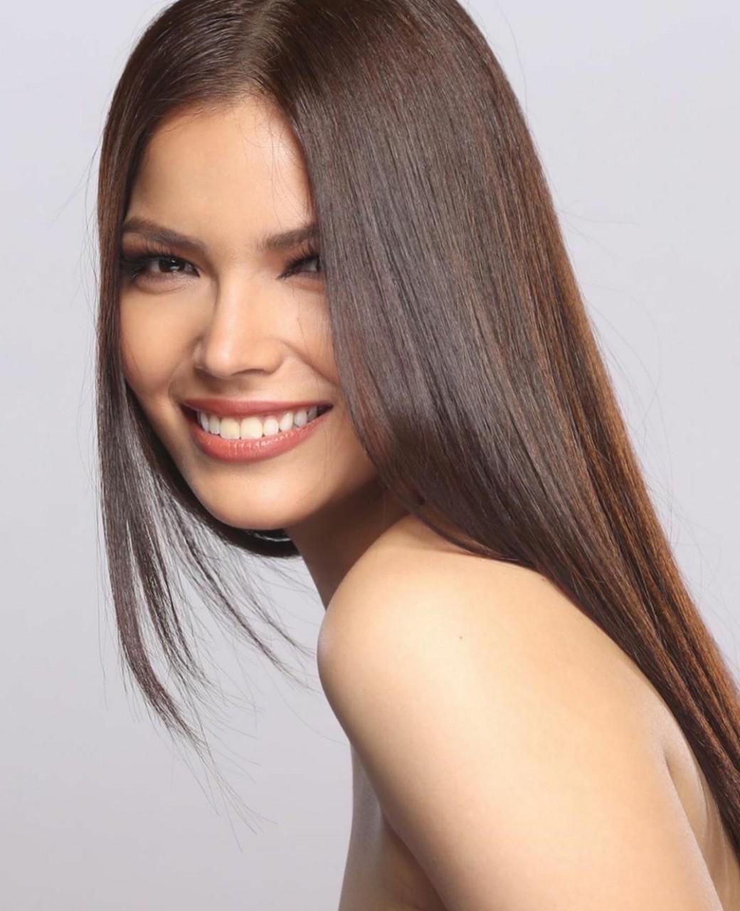 ฟ้าใส ปวีณดา