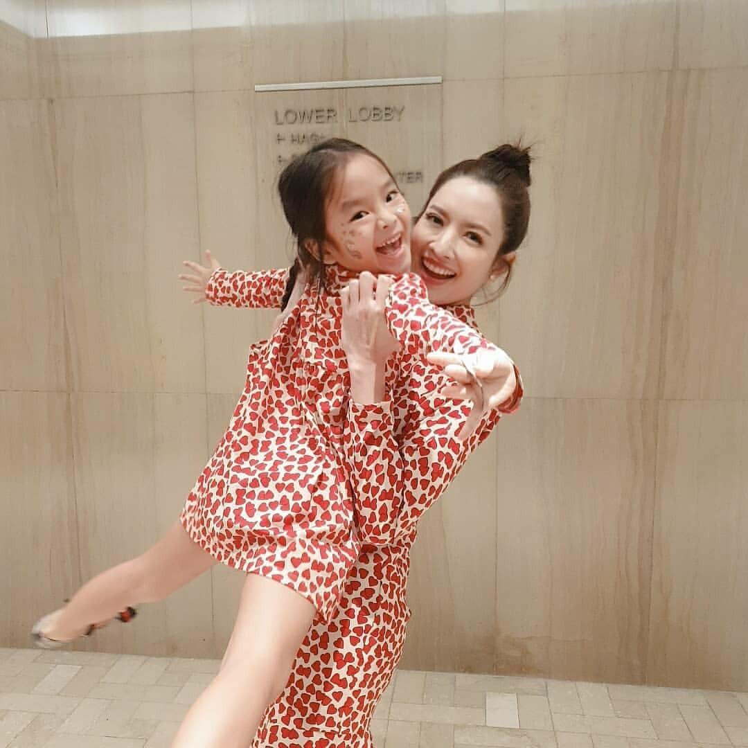 แอฟ ทักษอร