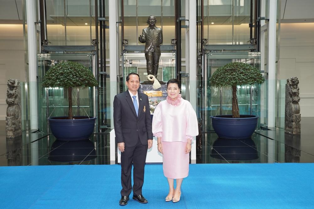 มูลนิธิ วิชัย ศรีวัฒนประภา มอบ 20 ล้านบาทให้สถาบันบำราศนราดูร ช่วยแพทย์รับมือโควิด-19