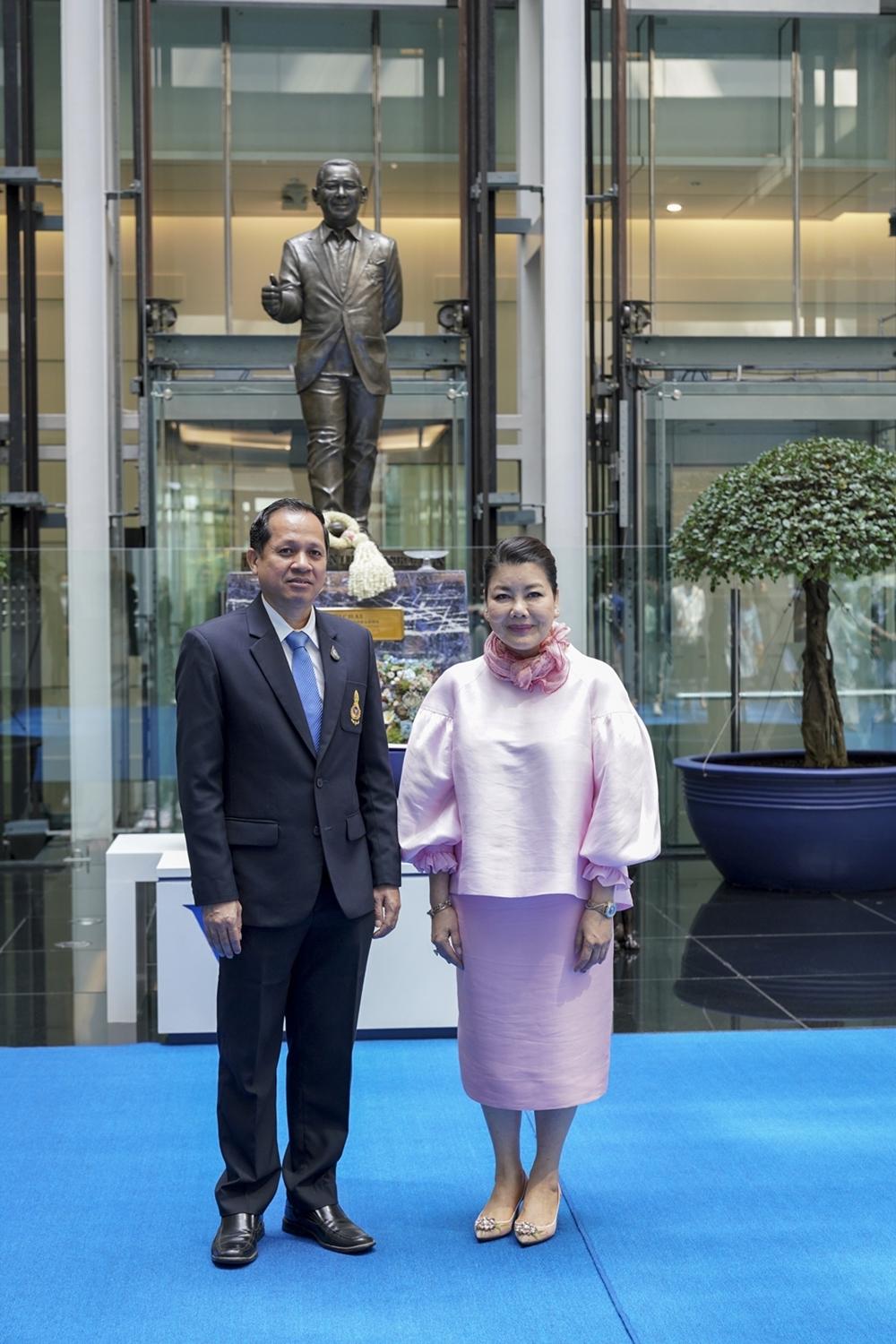 มูลนิธิ วิชัย ศรีวัฒนประภา มอบ 20 ล้านบาทให้สถาบันบำราศนราดูร ช่วยแพทย์รับมือโควิด-19