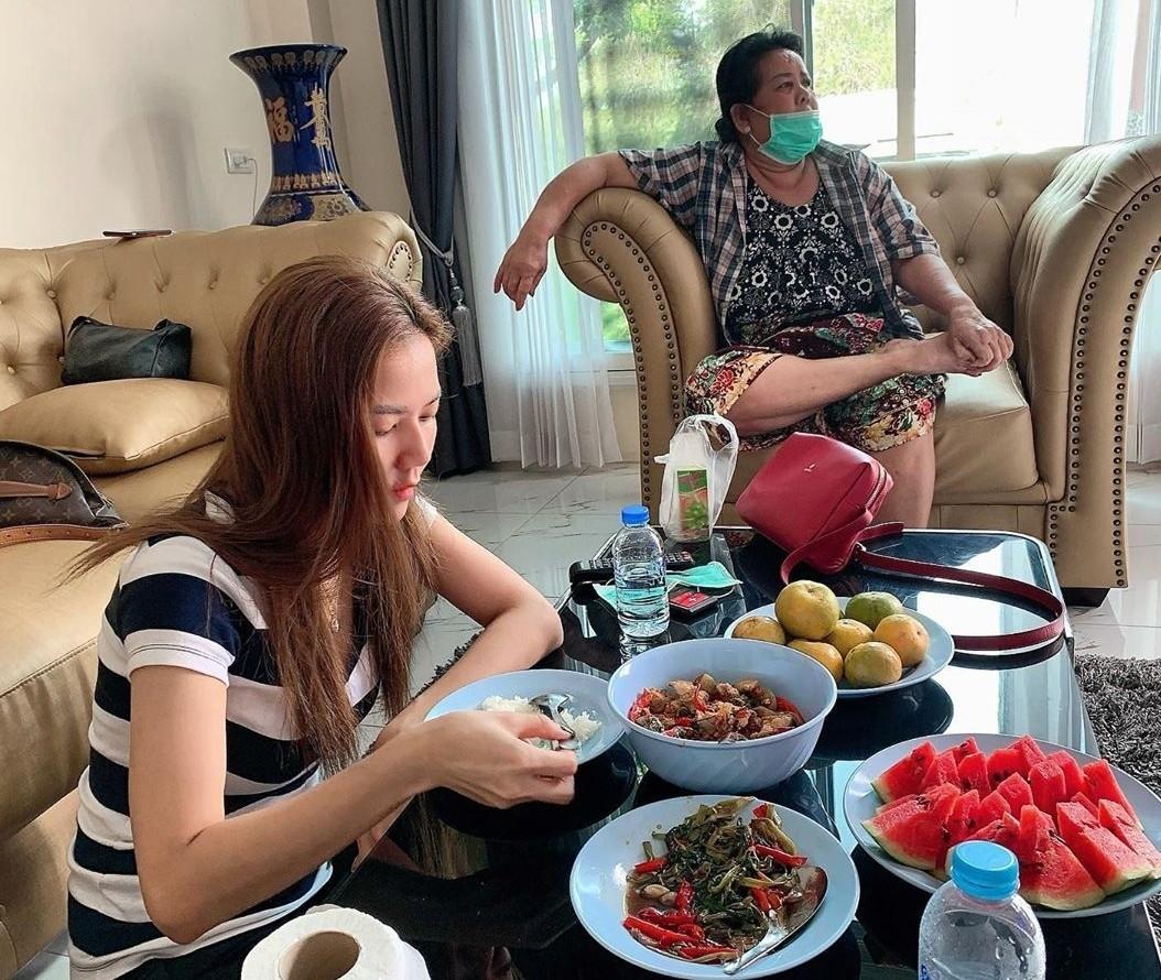 จ๊ะ อาร์สยาม