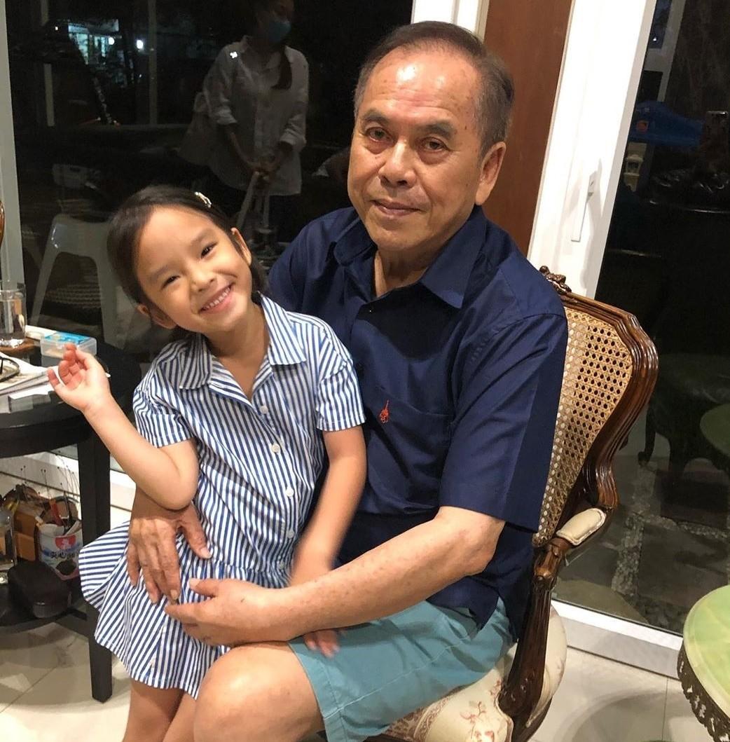 น้องปีใหม่ และคุณปู่