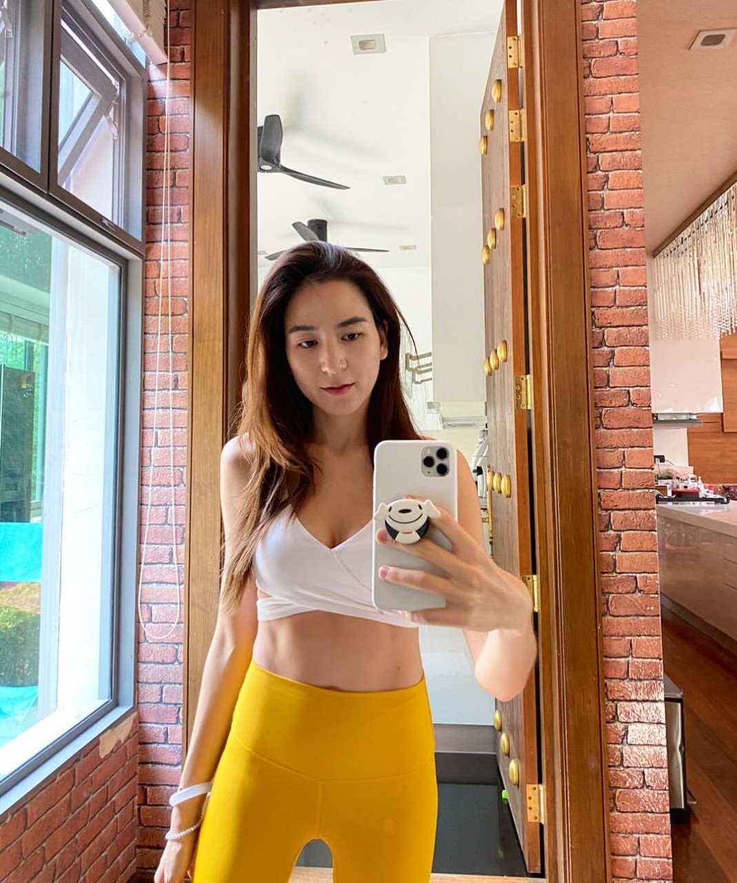 พลอย ชิดจันทร์