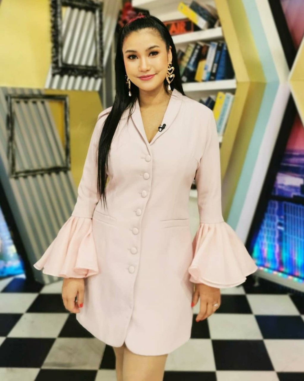 ชมพู่ ก่อนบ่าย