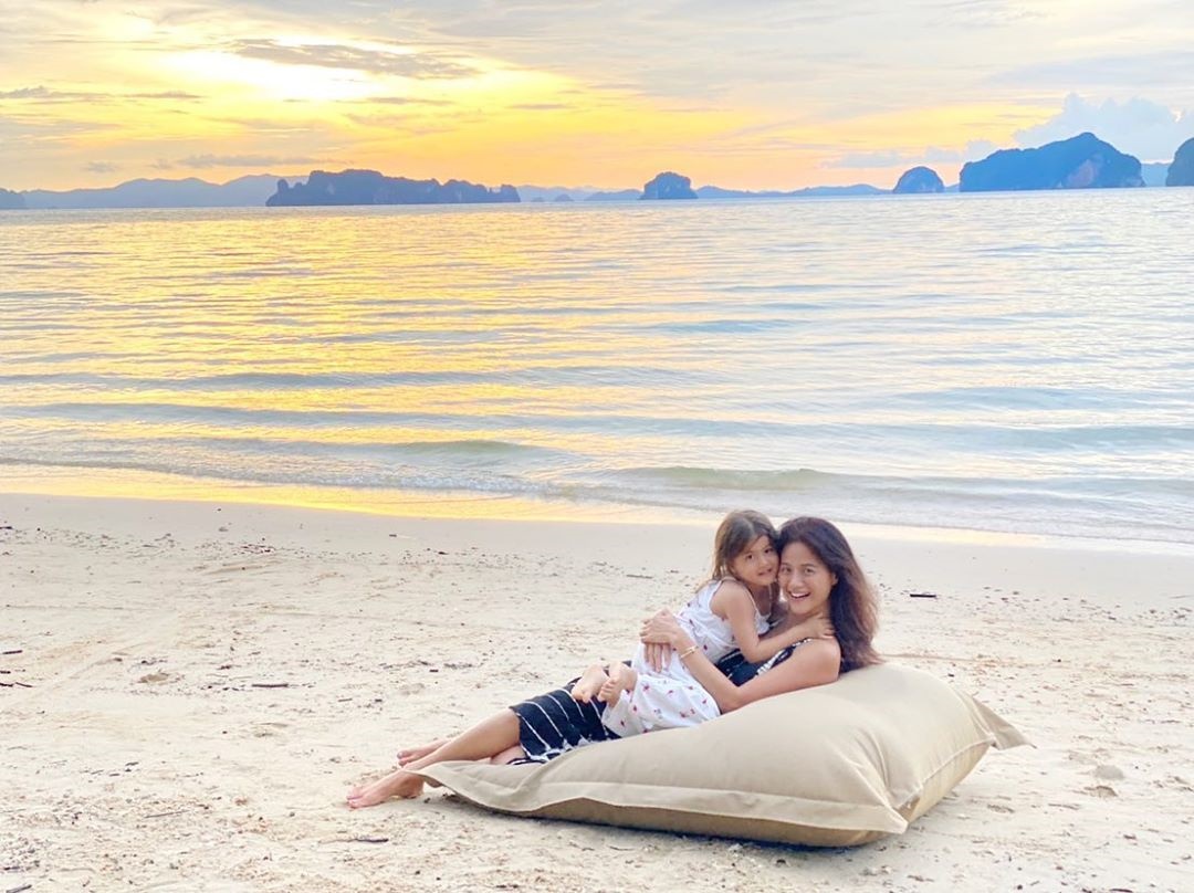 น้ำฝน กุลณัฐ