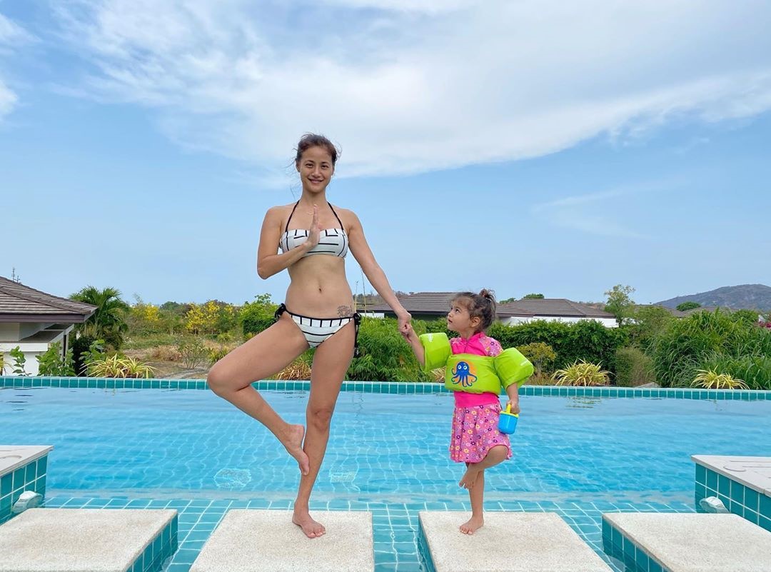 น้ำฝน กุลณัฐ