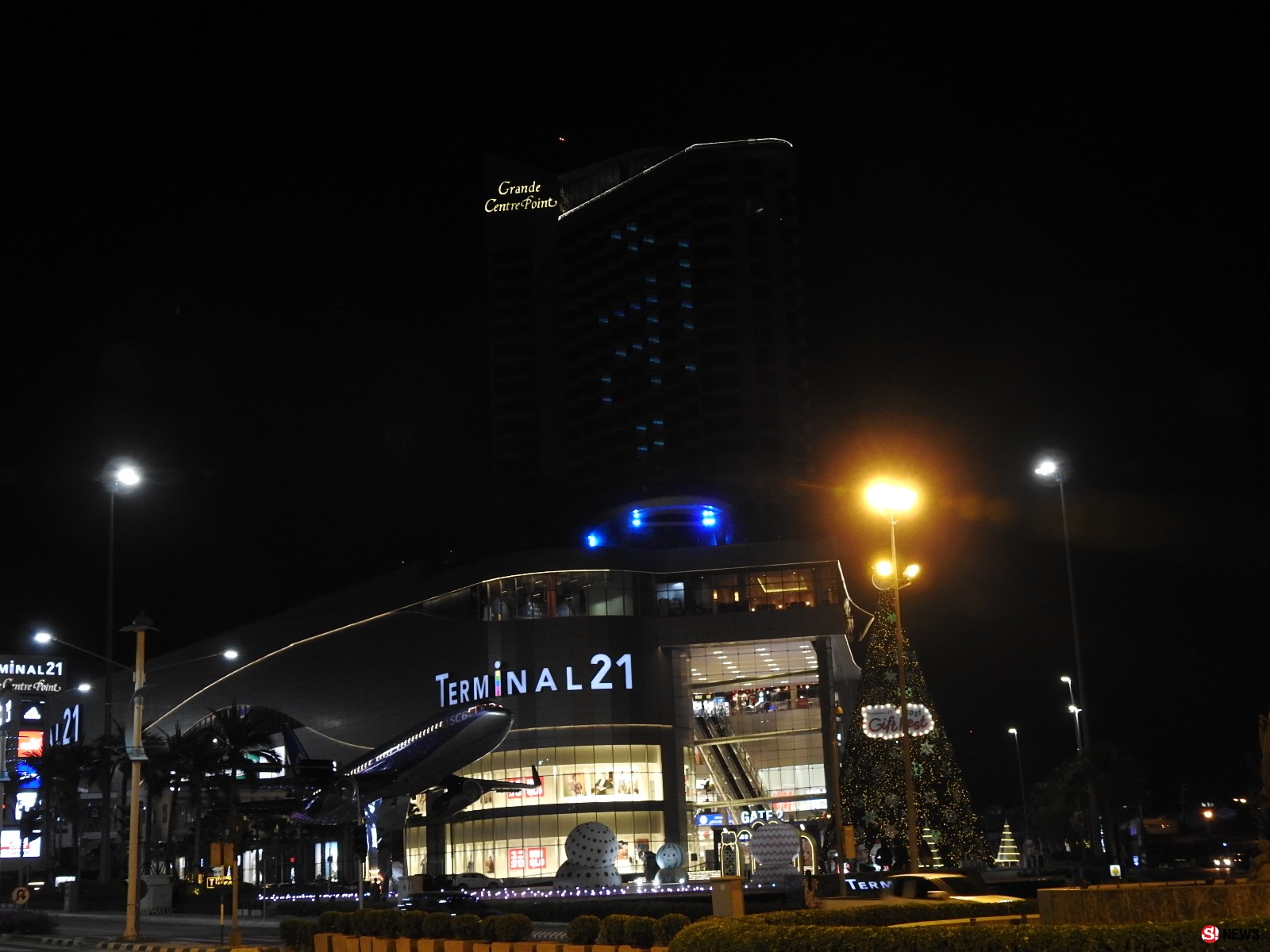 กำลังใจจากไฟตึก โรงแรม-ห้างดังพัทยา เปิดไฟเป็นคำว่า 