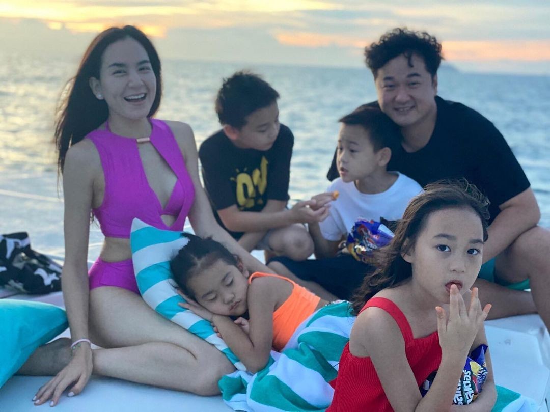 ครอบครัวพลอย ชิดจันทร์