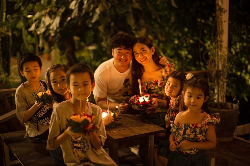 ครอบครัวพลอย ชิดจันทร์