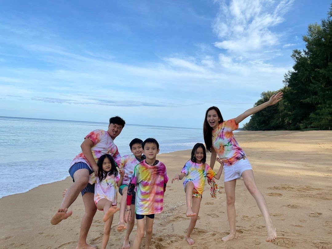 ครอบครัวพลอย ชิดจันทร์