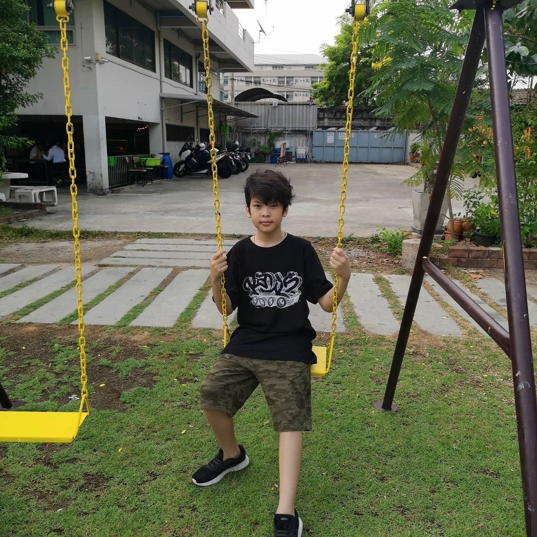 แอนนี่ บรู๊ค ฑีฆายุ