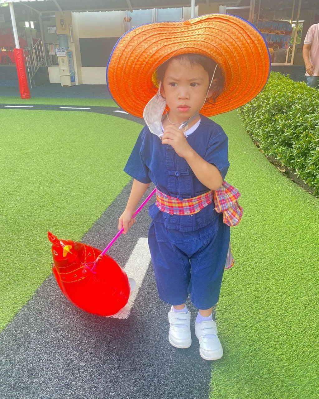 น้องโพธิ์ ลูกชาคริต แย้มนาม