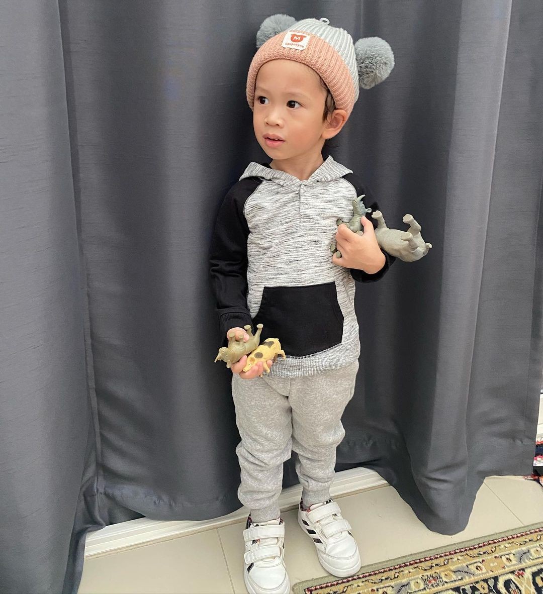 น้องโพธิ์ ลูกชาคริต แย้มนาม