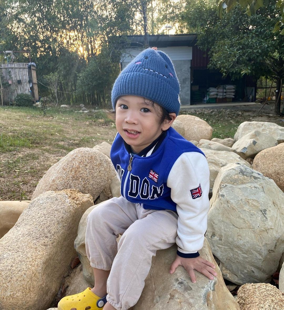 น้องโพธิ์ ลูกชาคริต แย้มนาม
