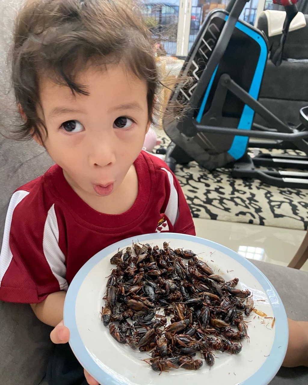 น้องโพธิ์ ลูกชาคริต แย้มนาม