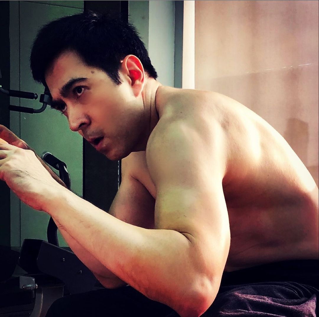 แซม ยุรนันท์