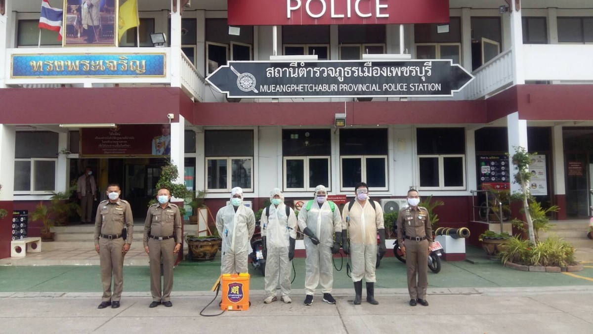 ป่วนทั้งโรงพัก สั่งกักตัวตำรวจ สภ.เมืองเพชรบุรี 35 นาย หลังพบ รองผู้กำกับติดโควิด