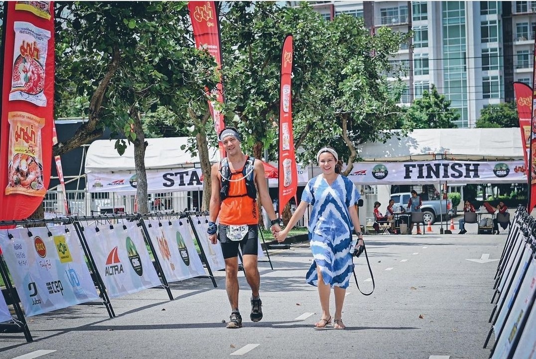 หญิง ตุลย์