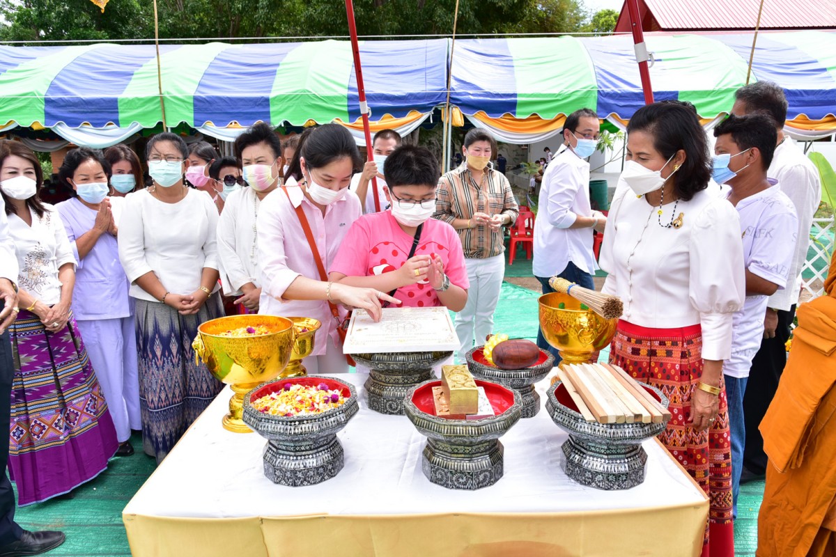 ฮือฮา พระอาทิตย์ทรงกลด ในพิธีวางศิลาฤกษ์ วัดดงน้อย สุพรรณบุรี