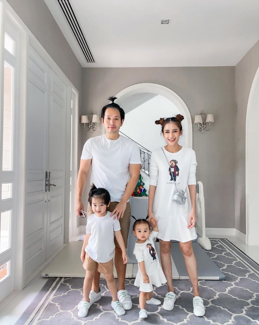 เนย โชติกา - กระแต ศุภักษร