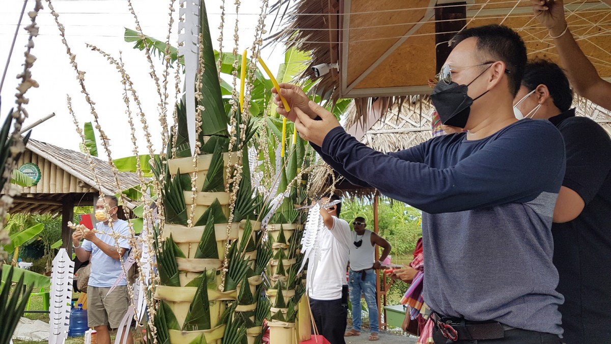 คอหวยลุ้นส่องเลขหางประทัดพ่อขุนช้างมหาเศรษฐีเมืองสุพรรณ