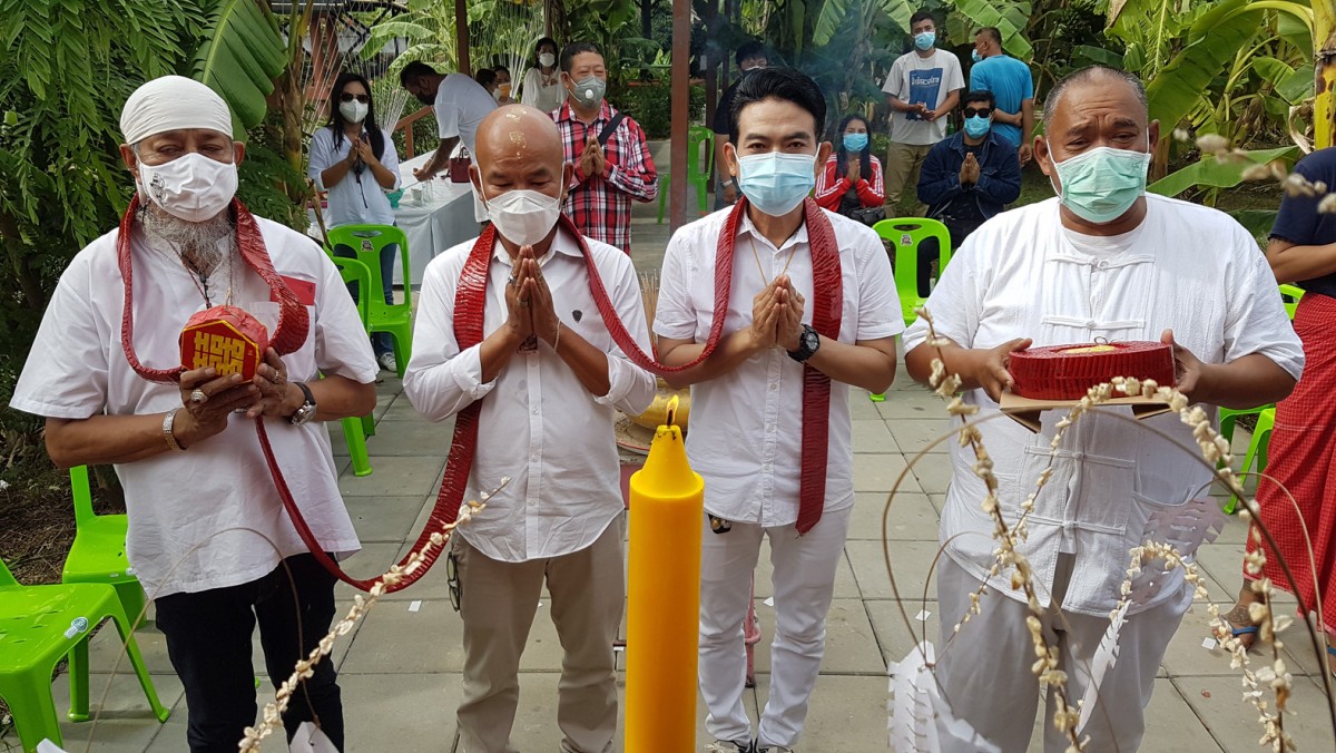 คอหวยลุ้นส่องเลขหางประทัดพ่อขุนช้างมหาเศรษฐีเมืองสุพรรณ