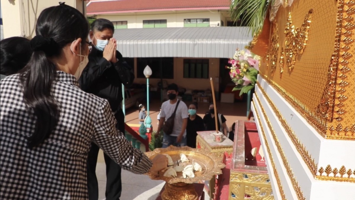 เผาแล้ว สาวร้านกาแฟเสียชีวิตหลังฉีดแอสตร้าฯ รอผลชันสูตรยืนยันเกี่ยวกับวัคซีนหรือไม่