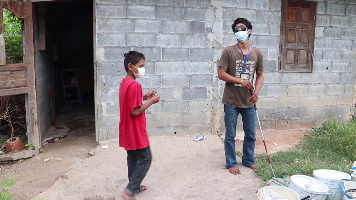 สุดรันทด หนูน้อยวัย 11 โพสต์ขอข้าวกล่องประทัง 8 ชีวิต พ่อตาบอด ย่าหมดทางค้าขาย