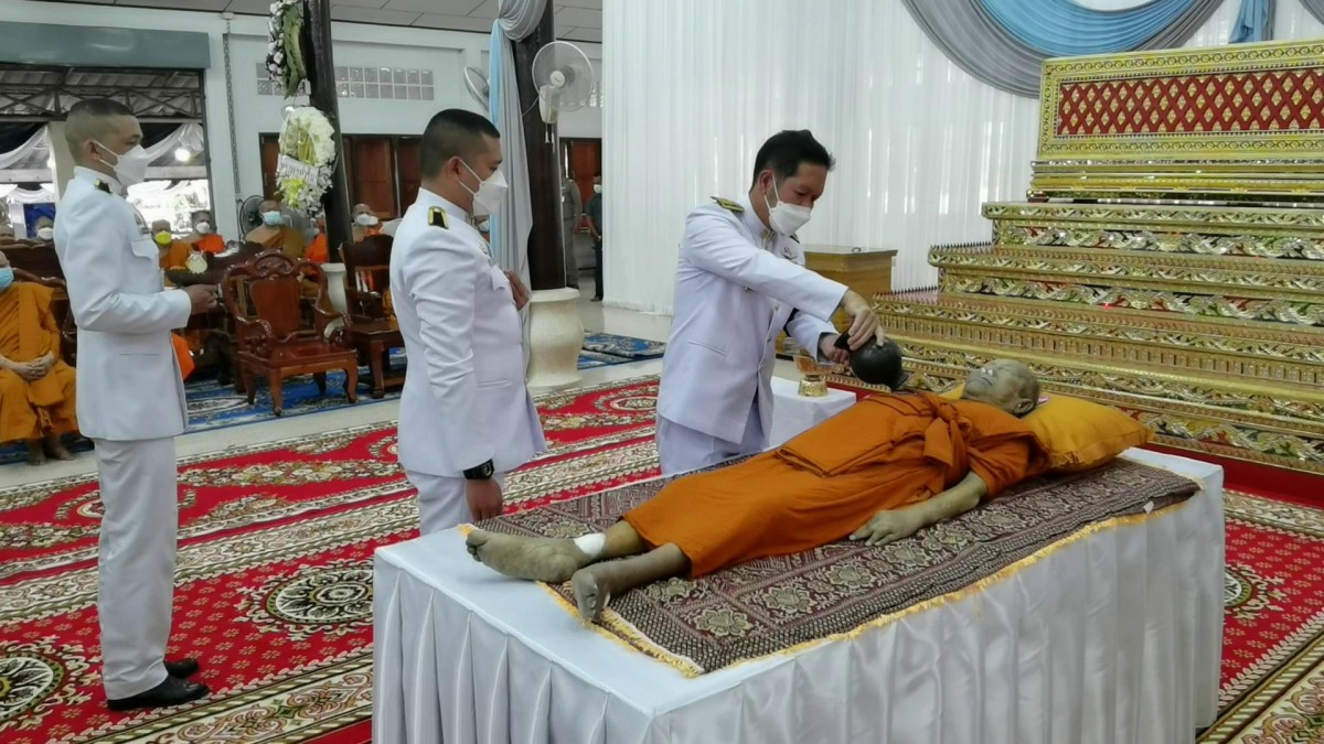 อัญเชิญ น้ำหลวงสรงศพ หลวงพ่อยวง เกจิ ดังเมืองราชบุรี