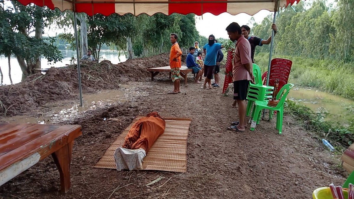 เด็ก 13 ปี เดินฝ่าน้ำท่วมออกจากหมู่บ้าน เจอน้ำไหลเชี่ยวพัดหายกลายเป็นศพ
