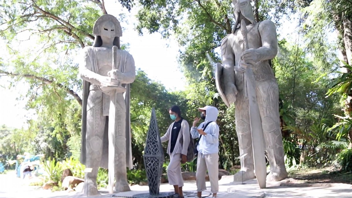 ท่านอ่านไม่ผิด นักท่องเที่ยวแห่ชม ทุ่งกระเจี๊ยวยักษ์ จ.ขอนแก่น หนึ่งเดียวในโลก