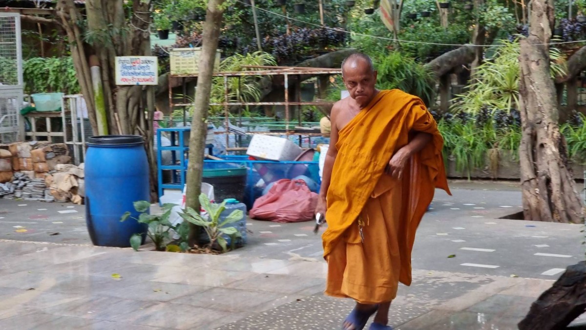 พระพยอมเสียดาย ทิดไพรวัลย์ไม่อยู่เป็น ตัวจี๊ด คอยกระตุกหนวดราชสีห์