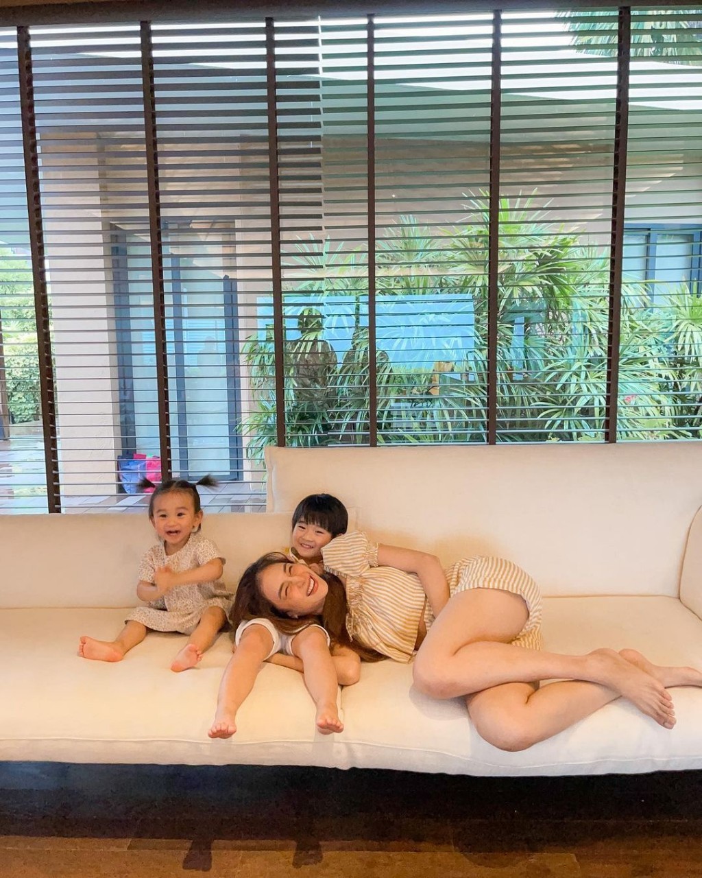 เนย โชติกา