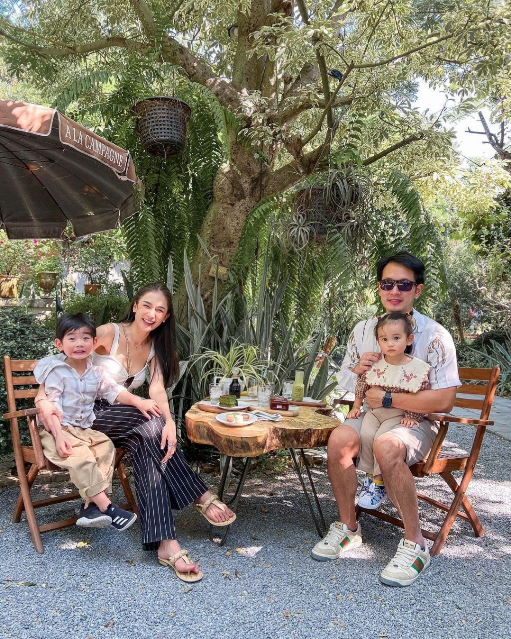 เนย โชติกา