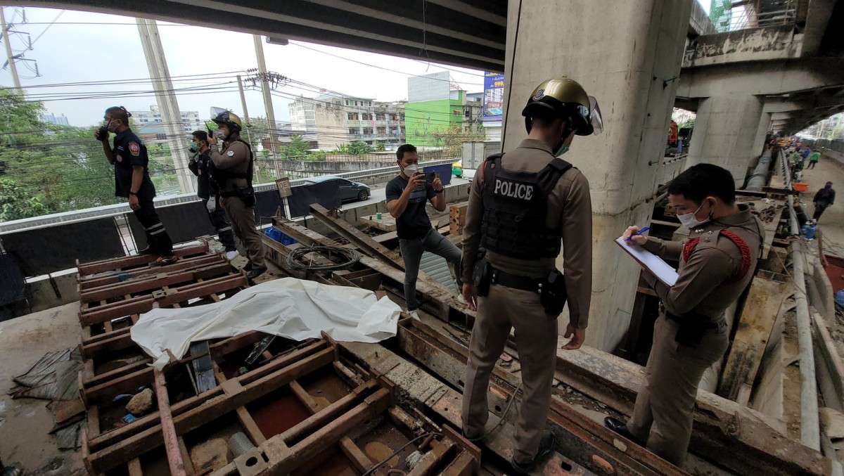 หัวหน้าเซอร์เวร์เดินตรวจงานรางสายไฟของรถไฟฟ้า เหยียบรางไม่ได้ขันน็อตตกลงมากว่า 20 เมตร ดับ