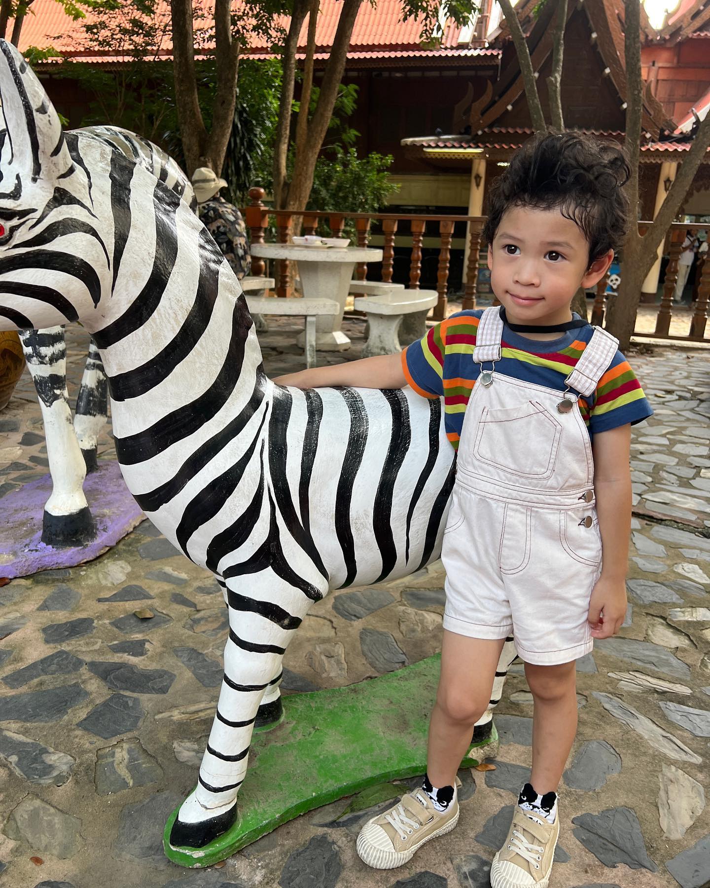 น้องโพธิ์ ลูกชาคริต