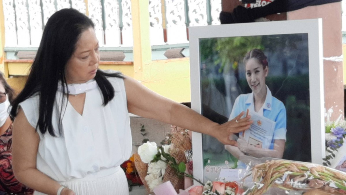1-แม่ดาราสาวแตงโมทำบุญครบรอบ 1 เดือน ที่ท่าน้ำพิบูลสงคราม 1