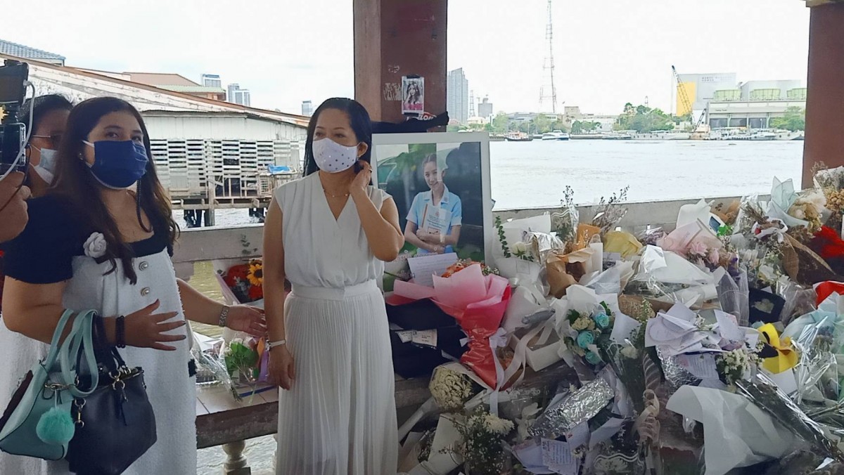 1-แม่ดาราสาวแตงโมทำบุญครบรอบ 1 เดือน ที่ท่าน้ำพิบูลสงคราม 1