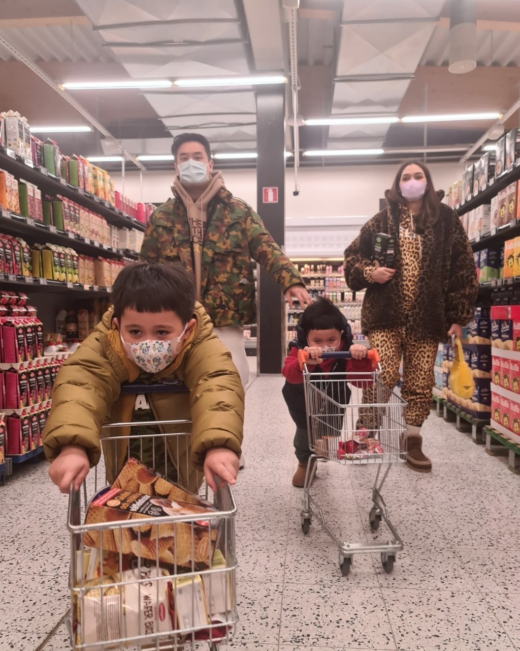 ชมพู่ อารยา