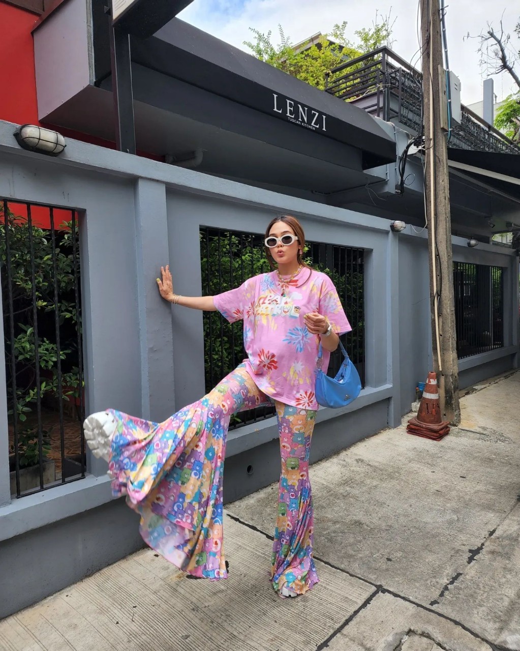 ชมพู่ อารยา