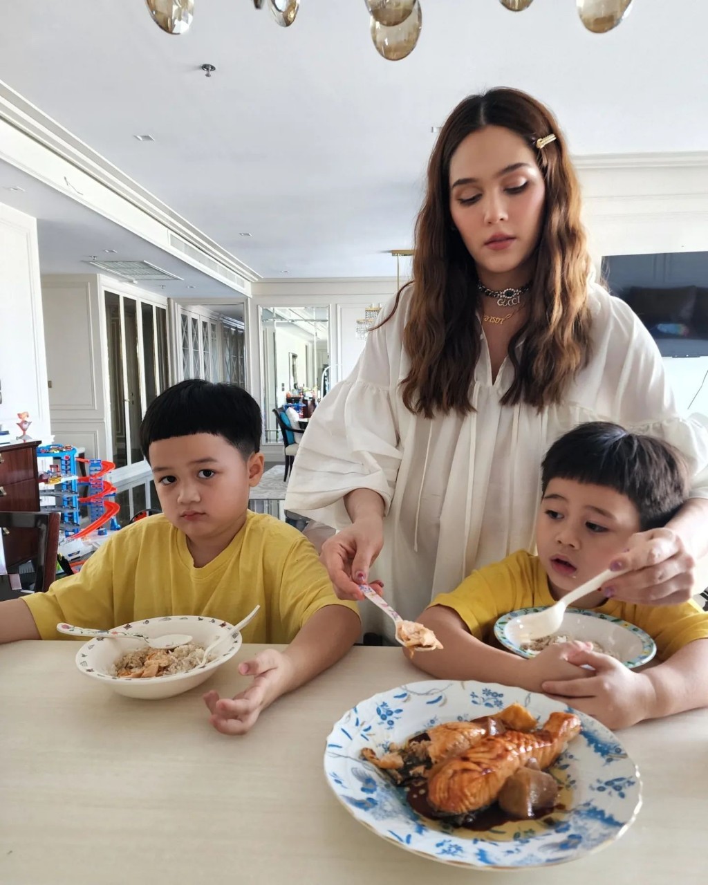 ชมพู่ อารยา