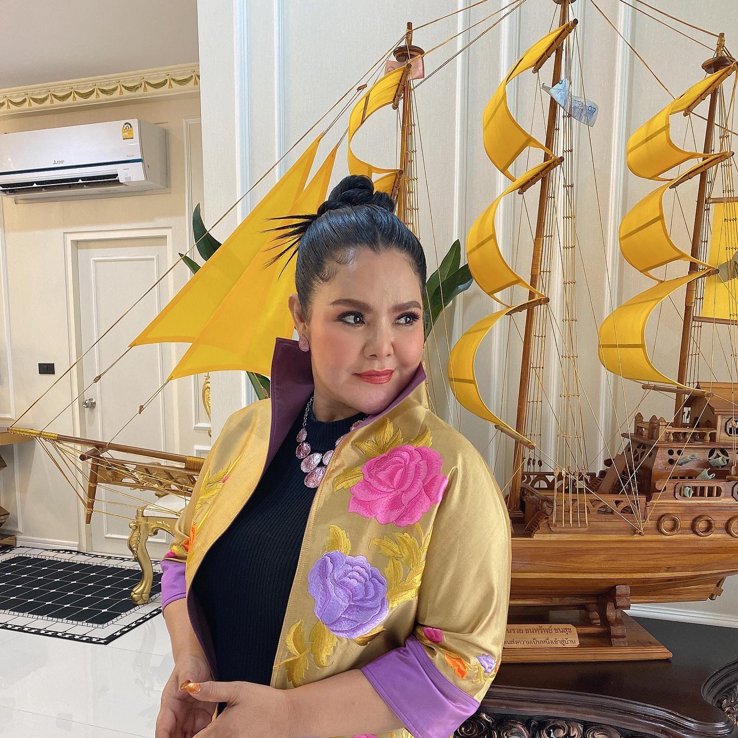 ฮาย อาภาพร