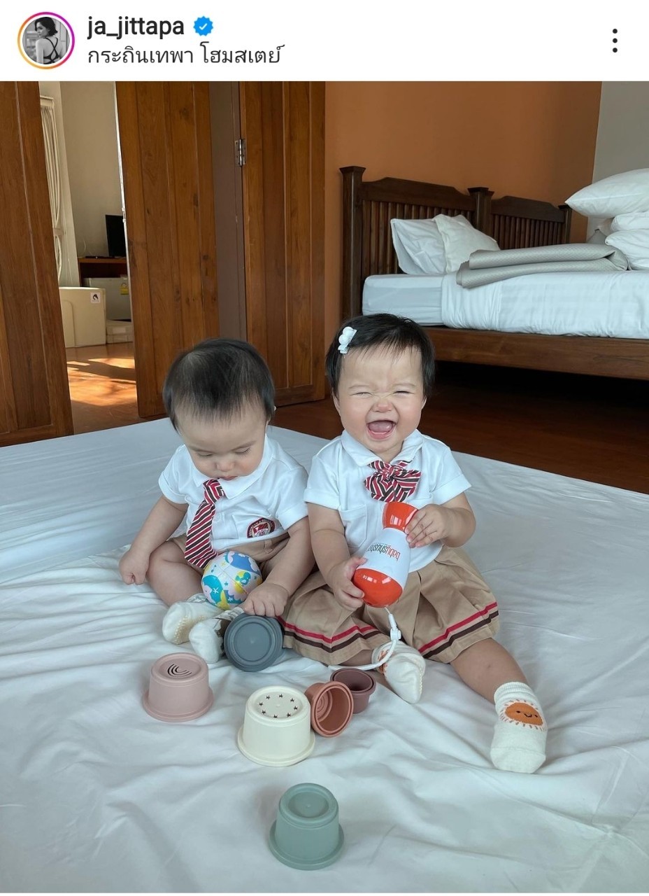 ลูกแฝดดารา